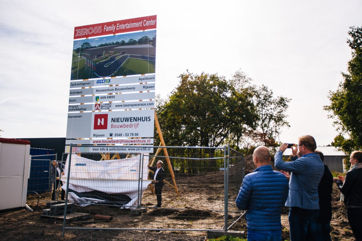 Eerste paal in de grond voor nieuw activiteitencentrum ZERO055