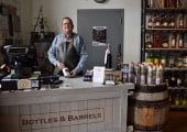 Joops – gevaarlijk lekkere likeur van Apeldoornse bodem